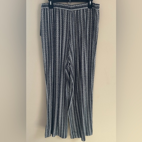 NWT Women's Robert Louis Wide Leg Geometric Aztec 100% Rayon Dress Pants Size 1X - Picture 2 of 8